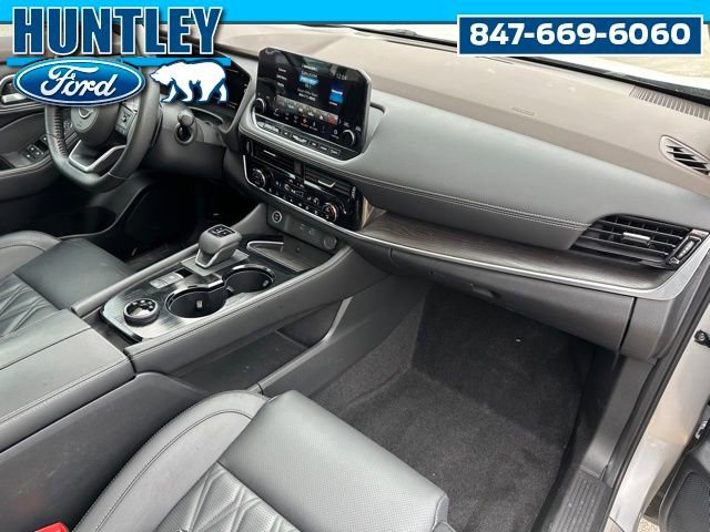 Used 2023 Nissan Rogue Platinum w/ Platinum Premium Package image 11