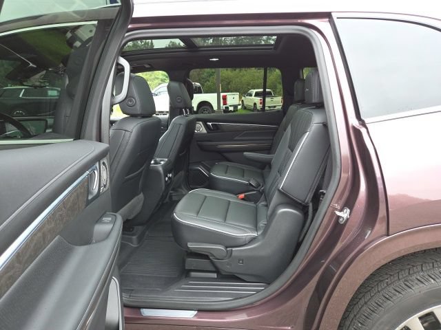 Used 2025 Buick Enclave Avenir w/ Super Cruise Package AWD/4WD image 28