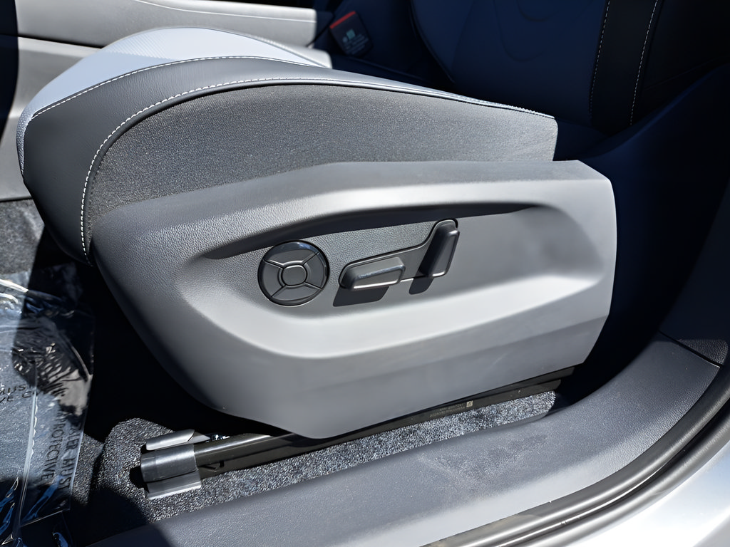 New 2025 Volkswagen Tiguan SE FWD image 35