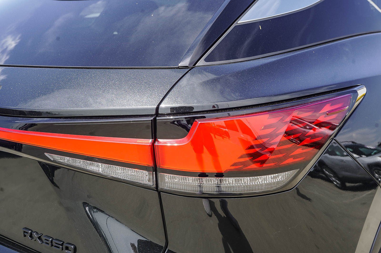 Used 2025 Lexus RX 350 Premium w/ Accessory Package (Z1) FWD image 8