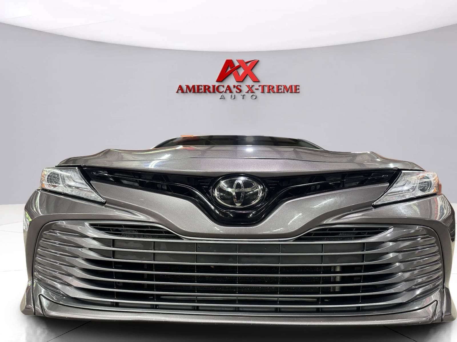 Used 2020 Toyota Camry XLE FWD image 9