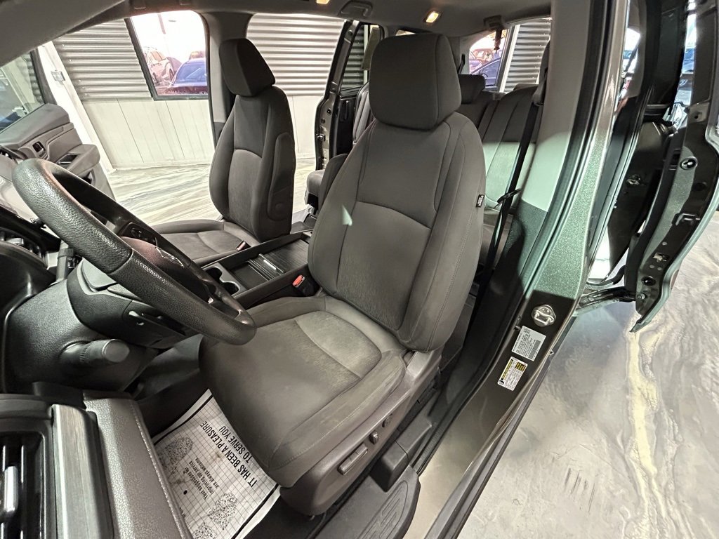 Used 2019 Honda Odyssey EX image 10