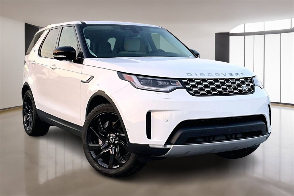 New 2025 Land Rover Discovery S image 2