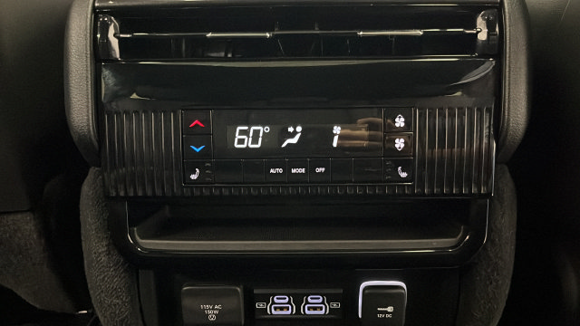Used 2023 Jeep Wagoneer 4WD w/ Premium Group I image 36