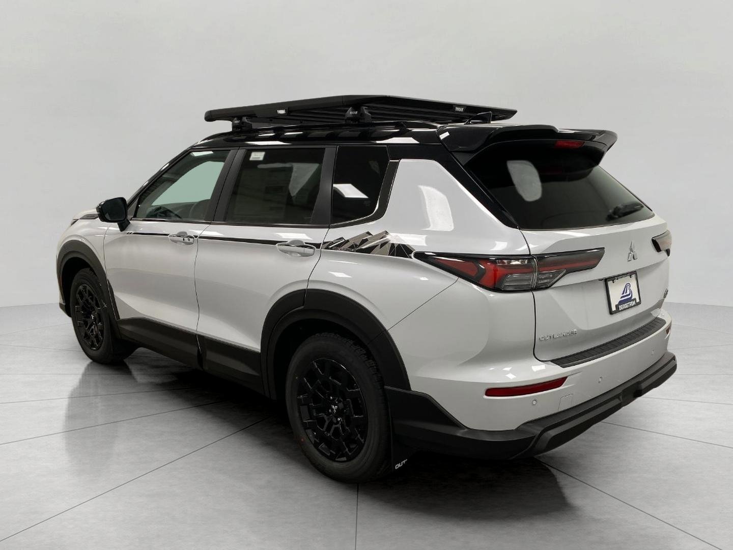 New 2026 Mitsubishi Outlander AWD image 7