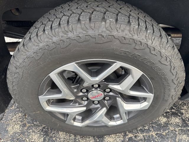 Used 2024 GMC Sierra 1500 SLT w/ SLT Premium Package AWD/4WD image 6