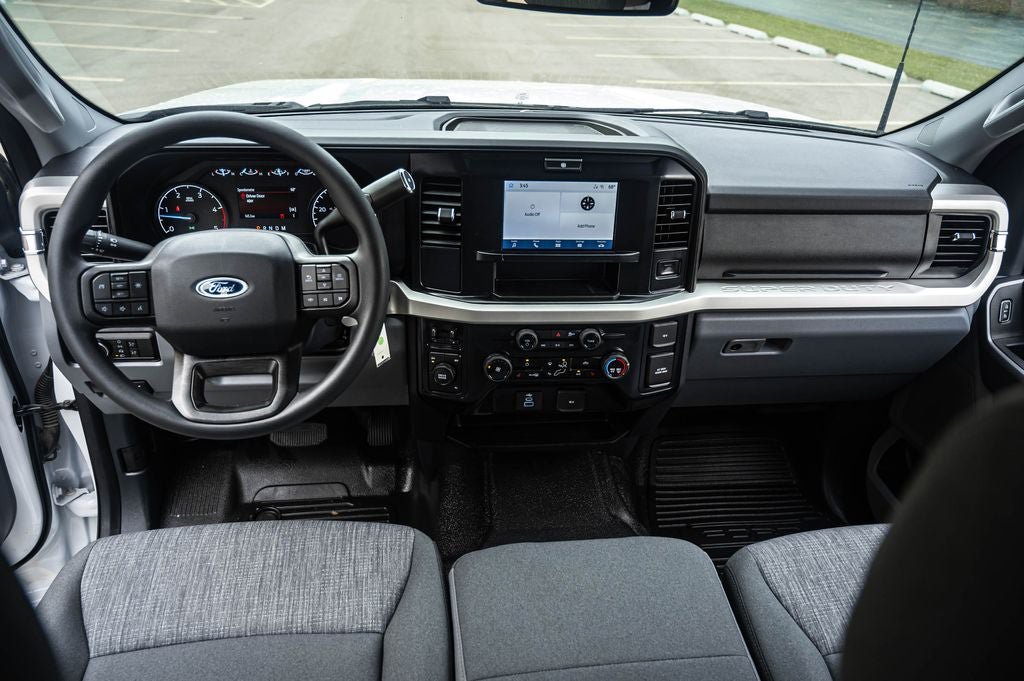 Used 2025 Ford F550 4x4 Crew Cab w/ XLT Value Package image 19