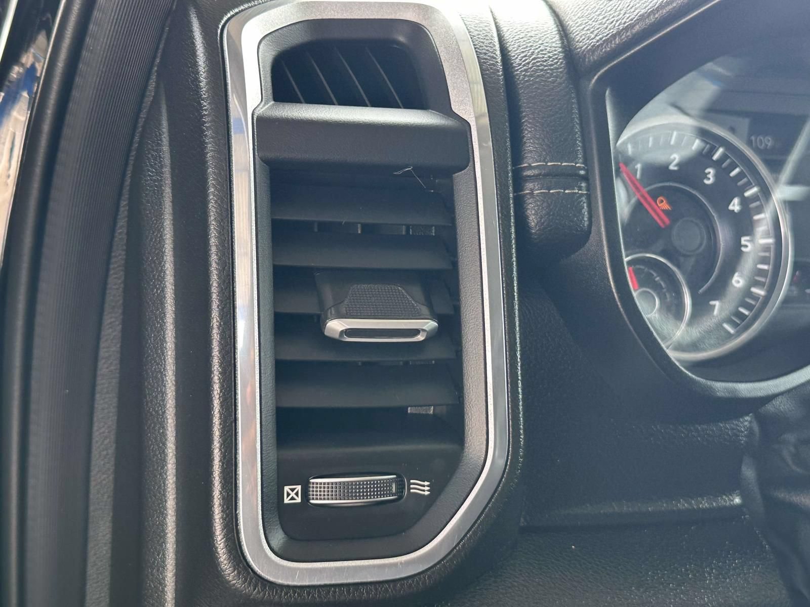 Used 2019 RAM 1500 Laramie AWD/4WD image 21