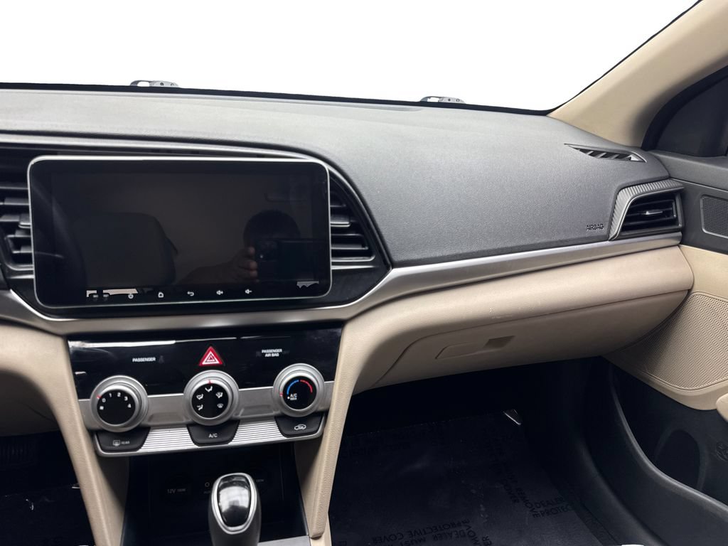 Used 2019 Hyundai Elantra SE FWD image 43