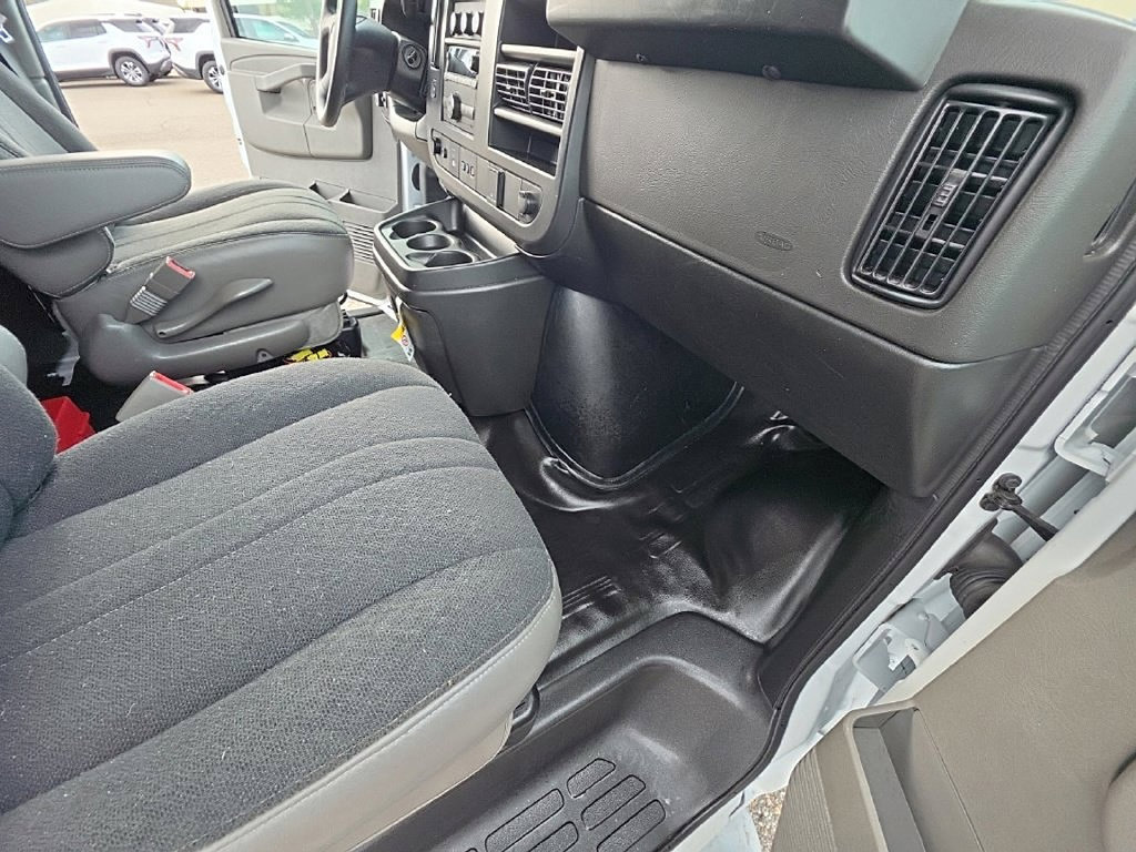 Certified 2025 Chevrolet Express 2500 w/ Driver Convenience Package RWD image 25