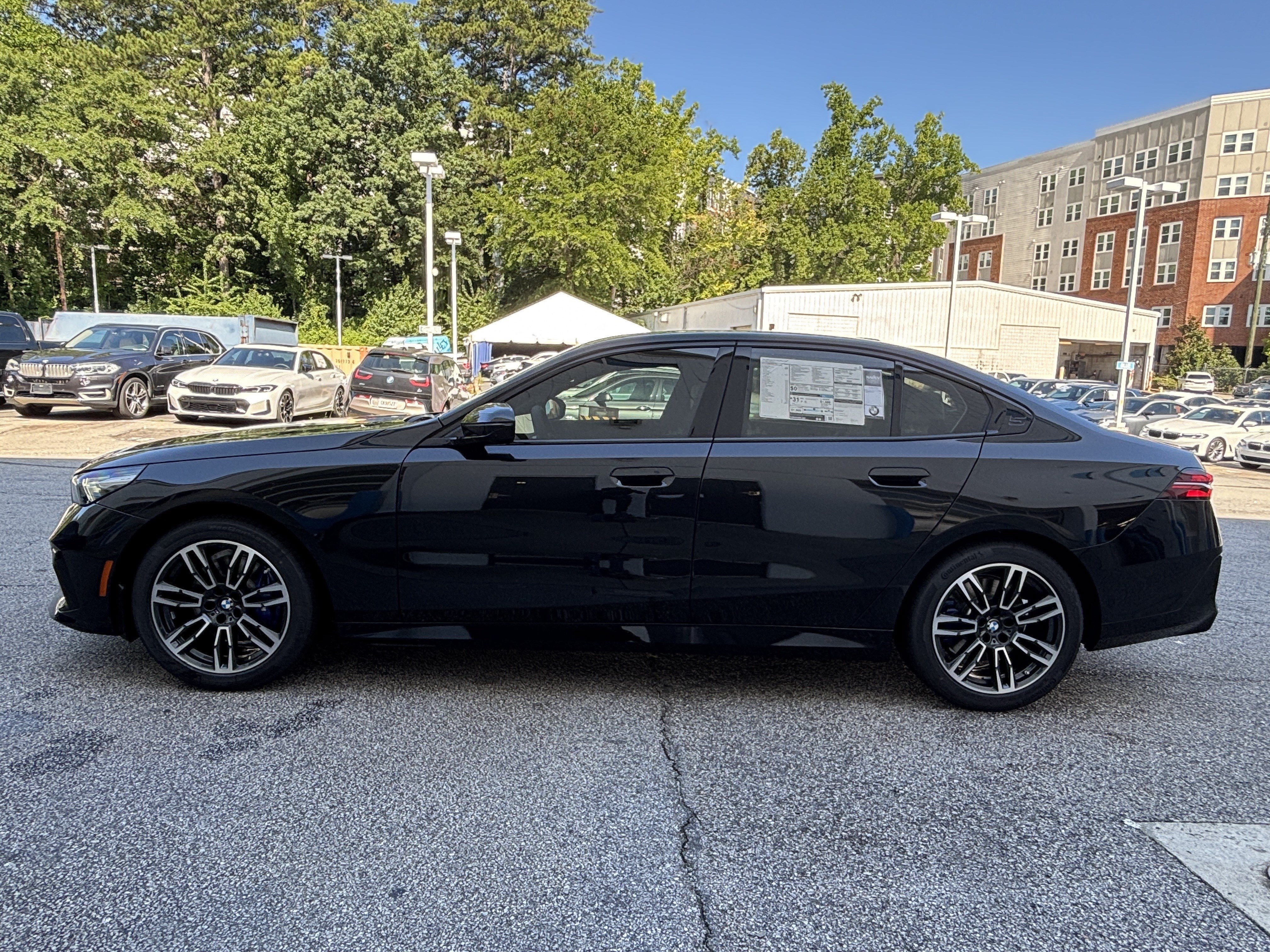 Used 2027 BMW 530i w/ M Sport Package RWD image 2