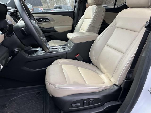 Used 2022 Chevrolet Traverse Premier image 32