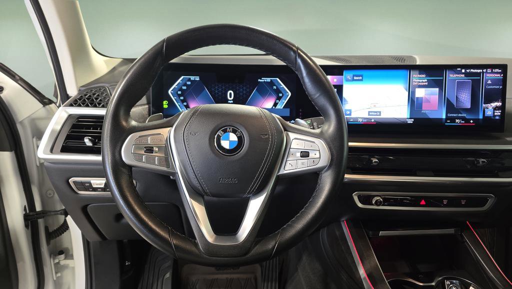 Used 2023 BMW X7 xDrive40i w/ Premium Package image 14
