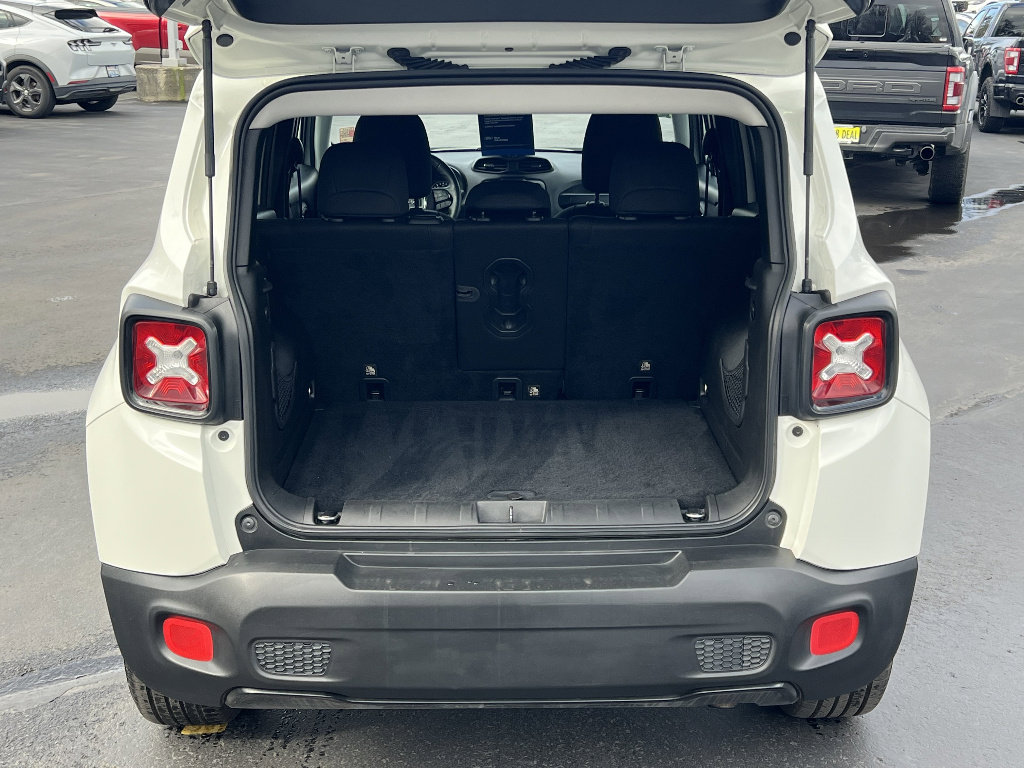 Used 2018 Jeep Renegade Altitude image 8