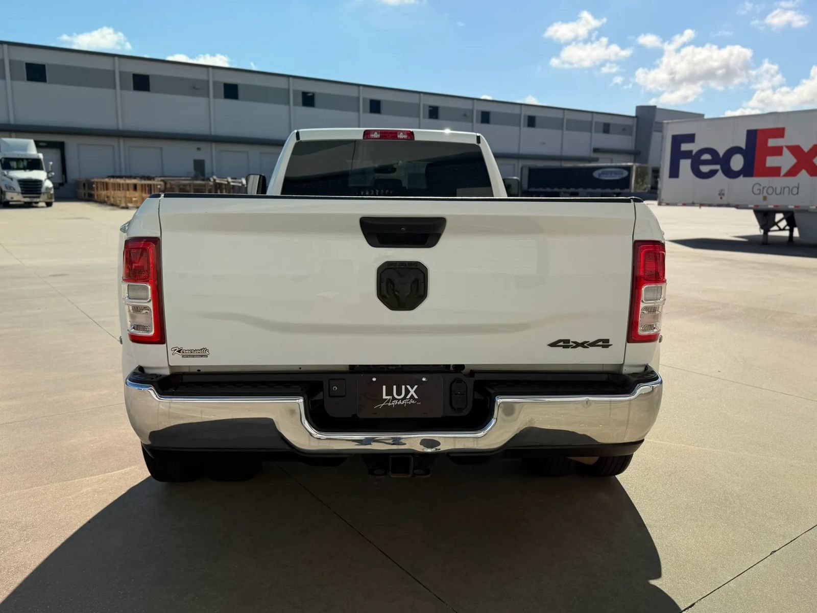 Used 2022 RAM 3500 Tradesman w/ Chrome Appearance Group AWD/4WD image 10