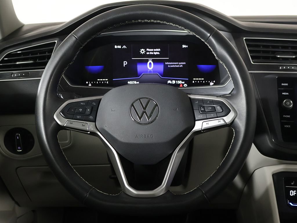Used 2024 Volkswagen Tiguan SE AWD/4WD image 34