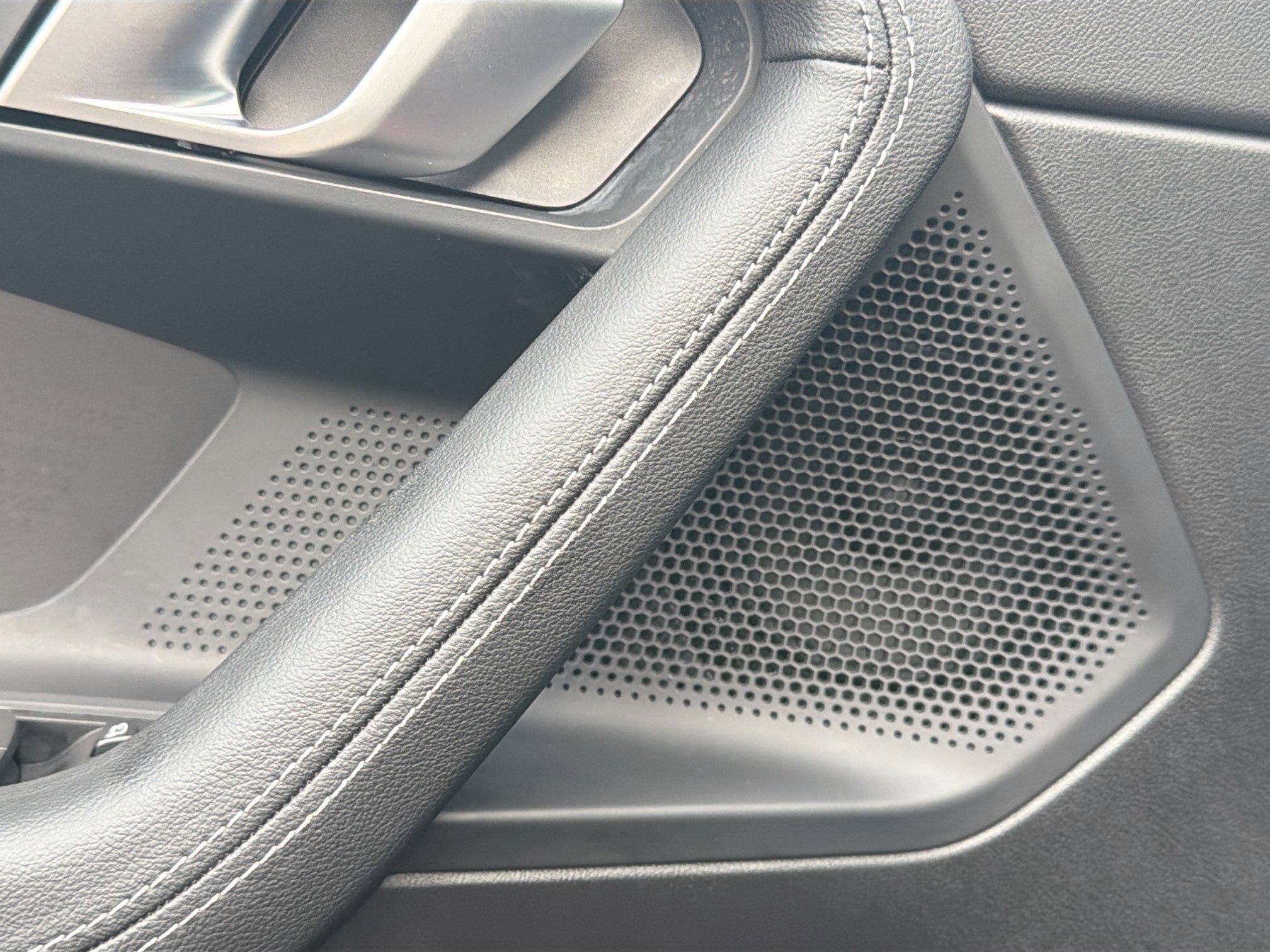 Used 2025 BMW 230i Coupe w/ M Sport Package image 22