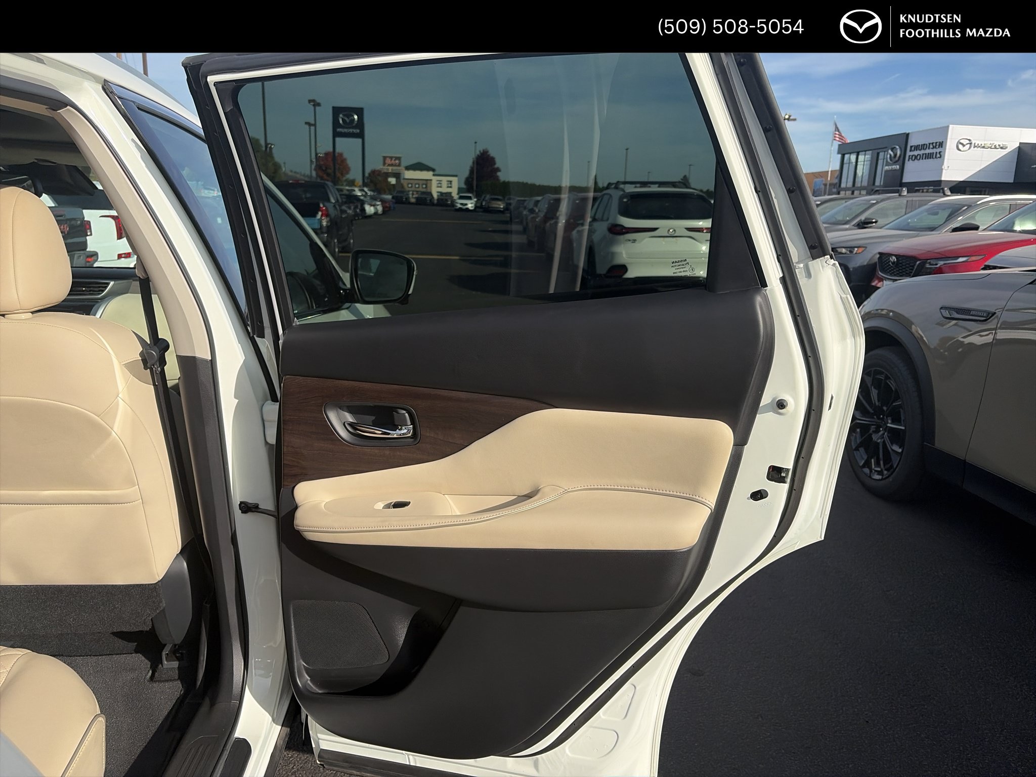 Used 2020 Nissan Murano Platinum AWD/4WD image 16