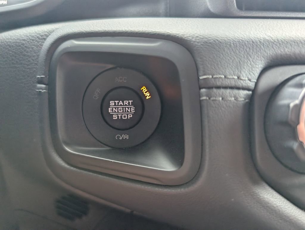 Used 2024 Jeep Gladiator Rubicon w/ Safety Group AWD/4WD image 21