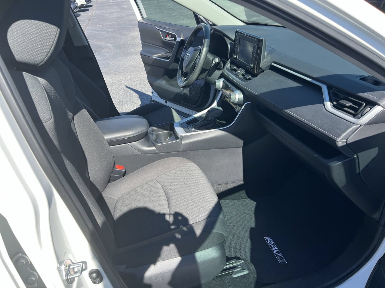 Used 2021 Toyota RAV4 XLE w/ Convenience Package FWD image 35