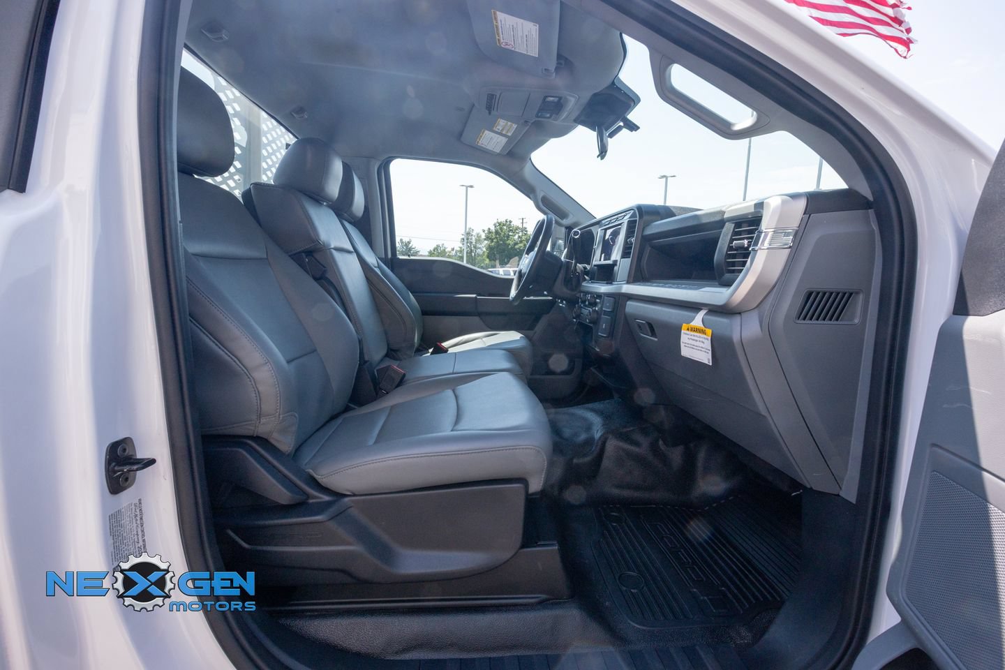 Used 2024 Ford F550 2WD Regular Cab Super Duty image 28
