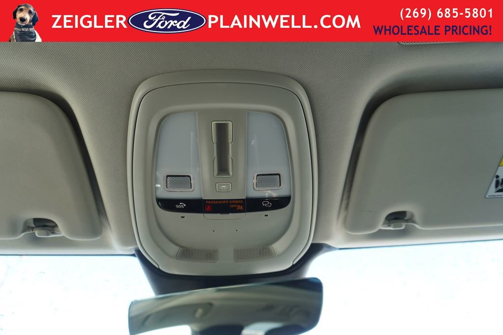 Used 2023 Volvo XC60 T8 Plus w/ Protection Package Premier image 31