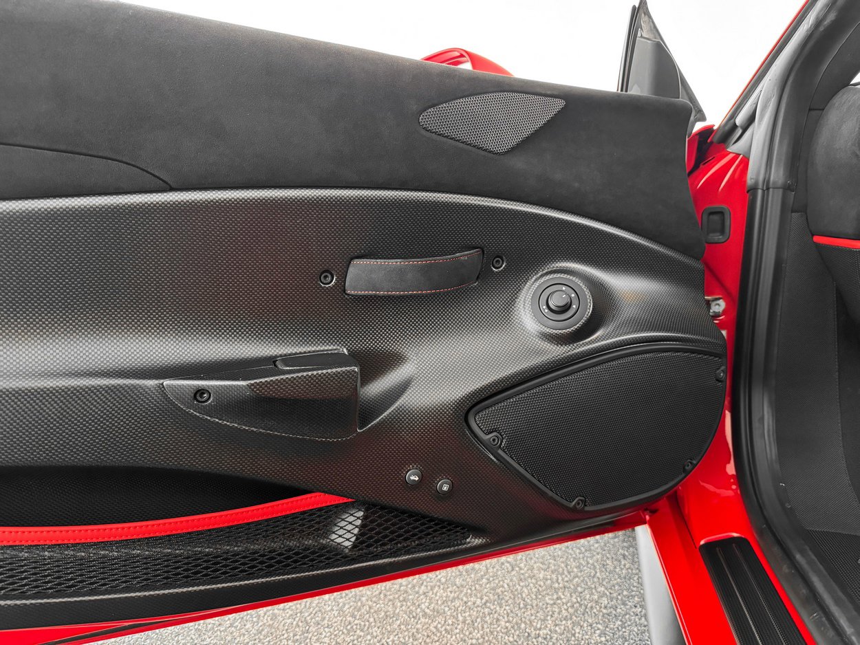 Used 2019 Ferrari 488 Pista Coupe image 12