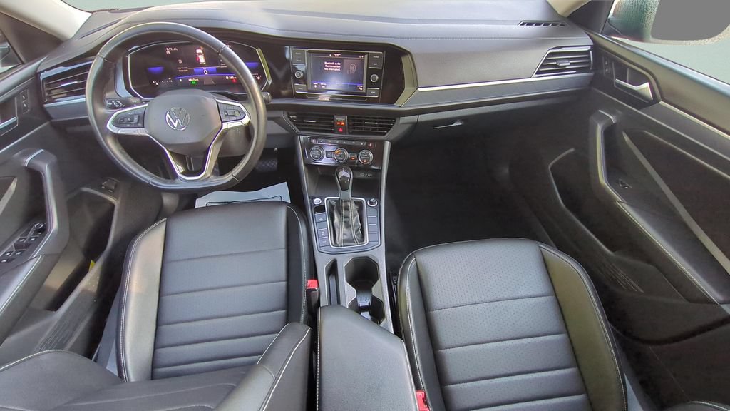 Used 2024 Volkswagen Jetta SE FWD image 10