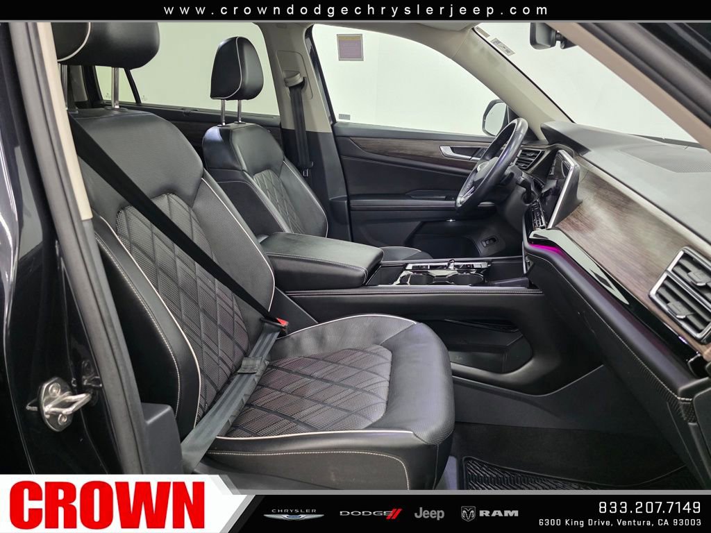 Used 2024 Volkswagen Atlas SEL Premium R-Line image 12