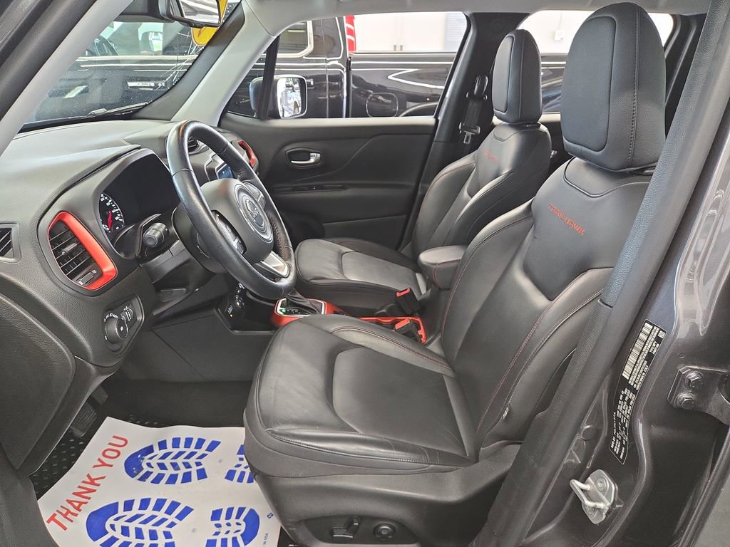 Used 2019 Jeep Renegade Trailhawk AWD/4WD image 14