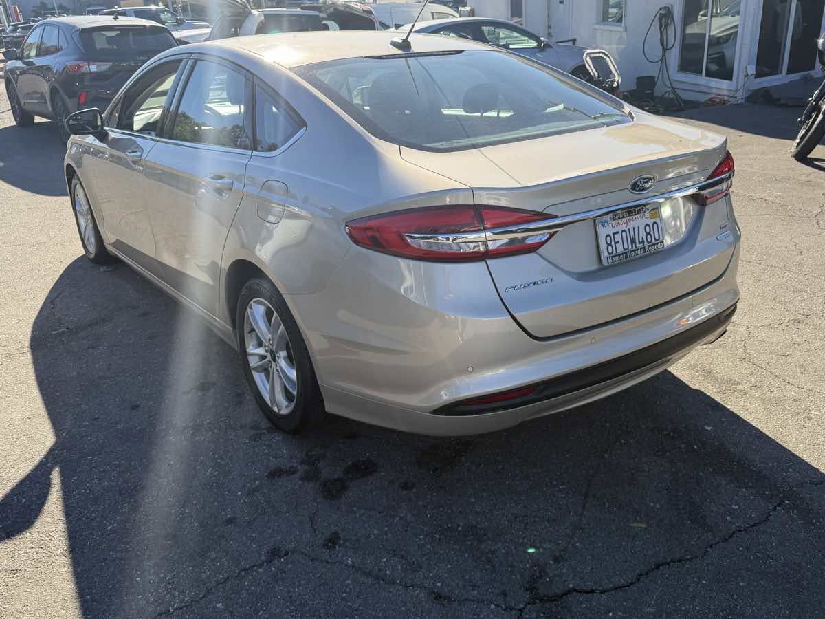 Used 2018 Ford Fusion SE image 6
