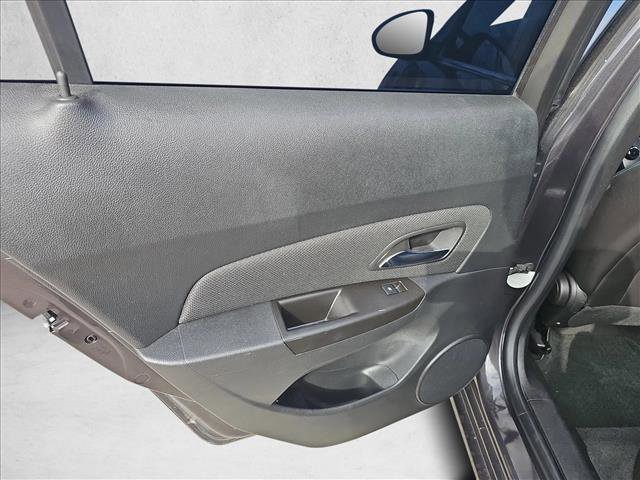 Used 2014 Chevrolet Cruze LT image 10