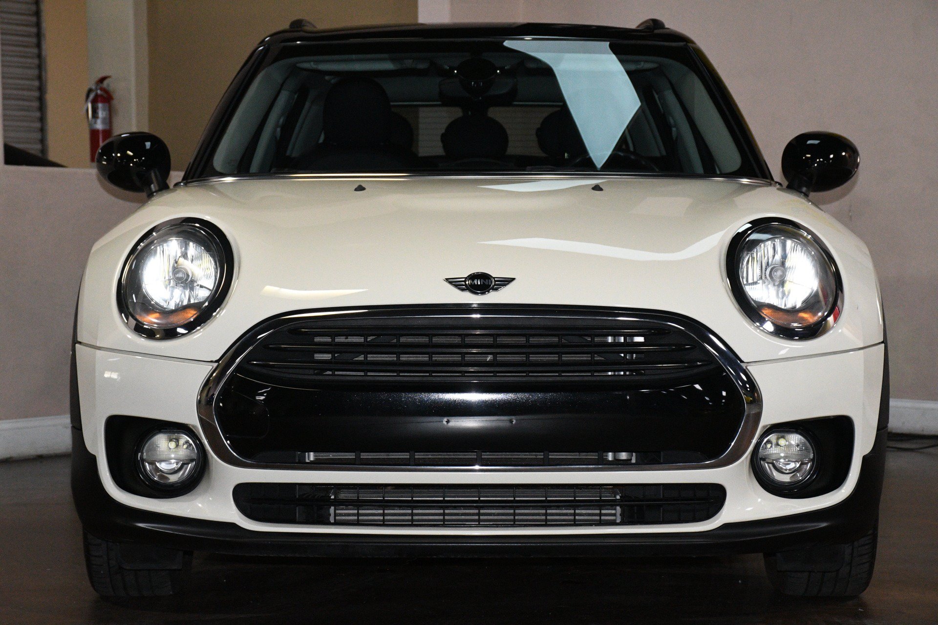 Used 2016 MINI Cooper Clubman FWD video 1