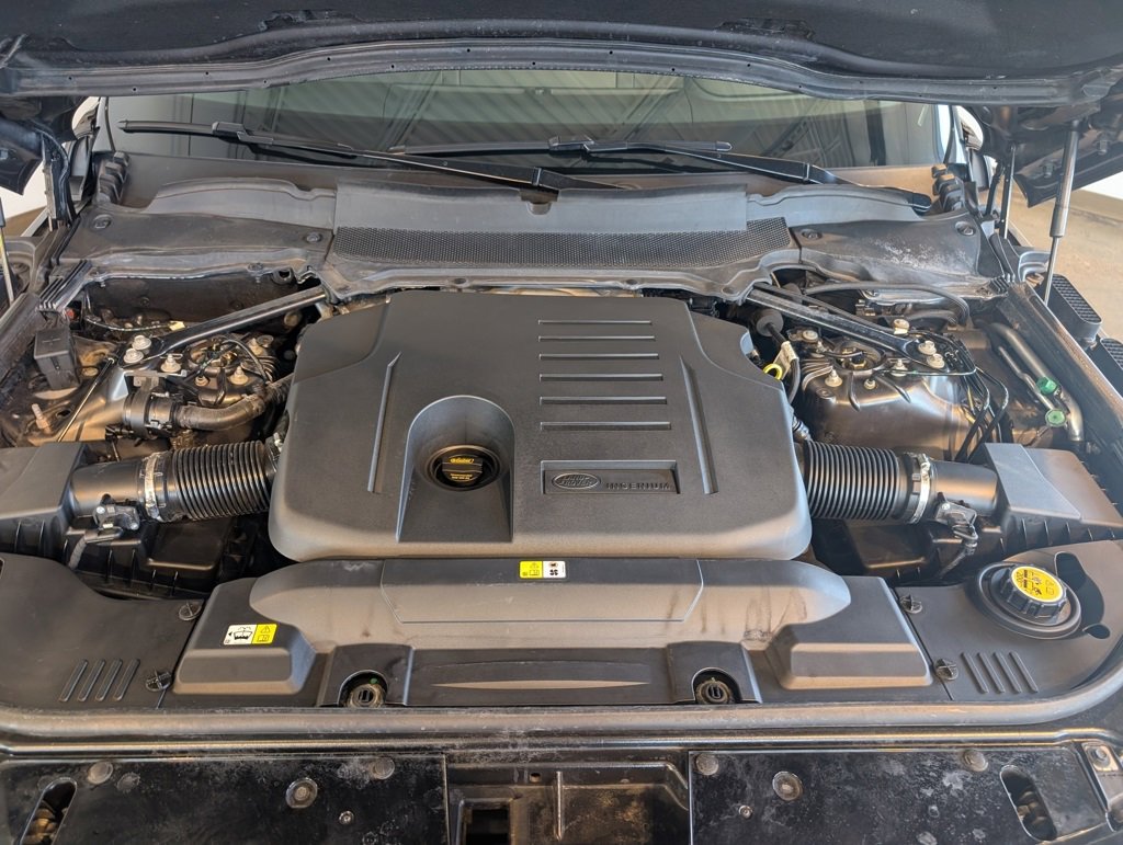 Used 2020 Land Rover Range Rover HSE image 33