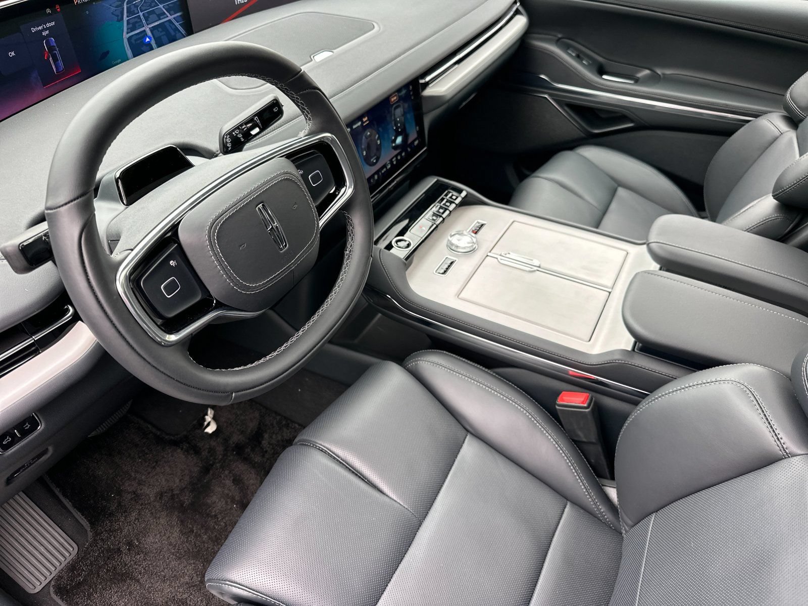 New 2026 Lincoln Navigator L Reserve w/ Jet Appearance Package AWD/4WD image 9