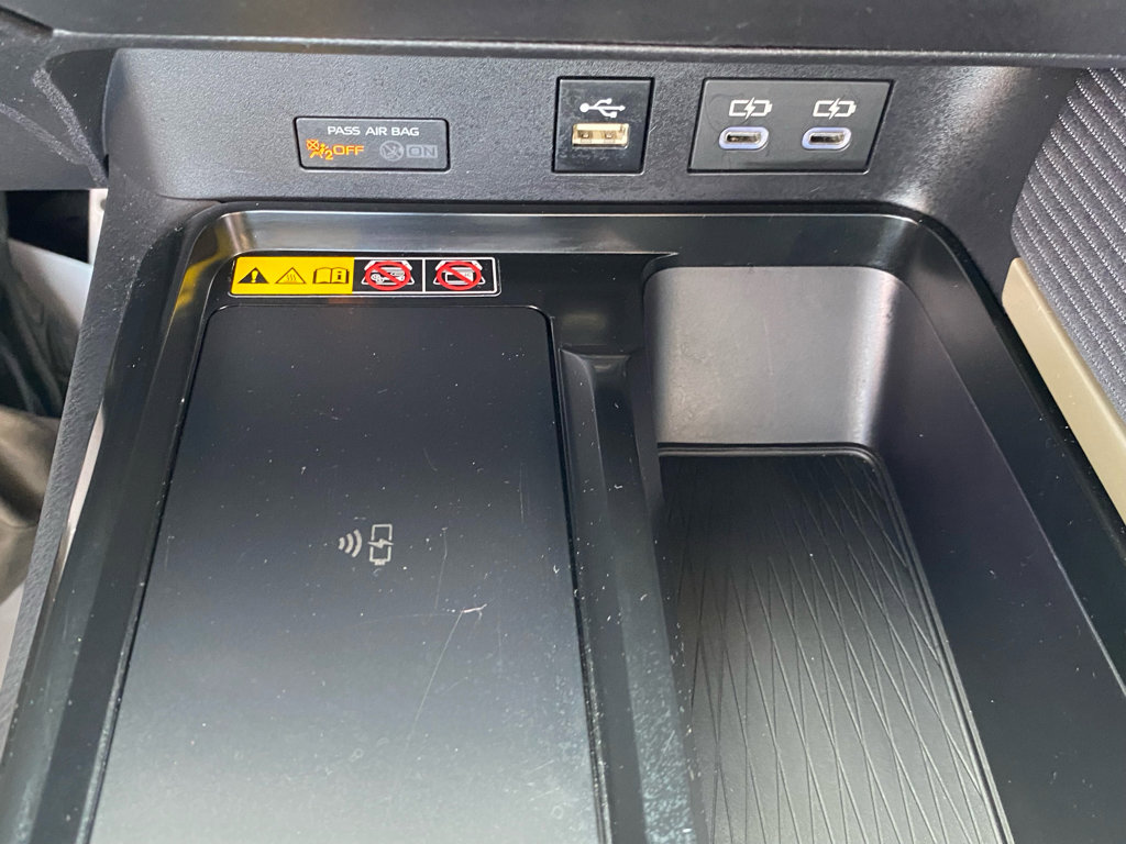 Used 2025 Toyota Camry SE image 21