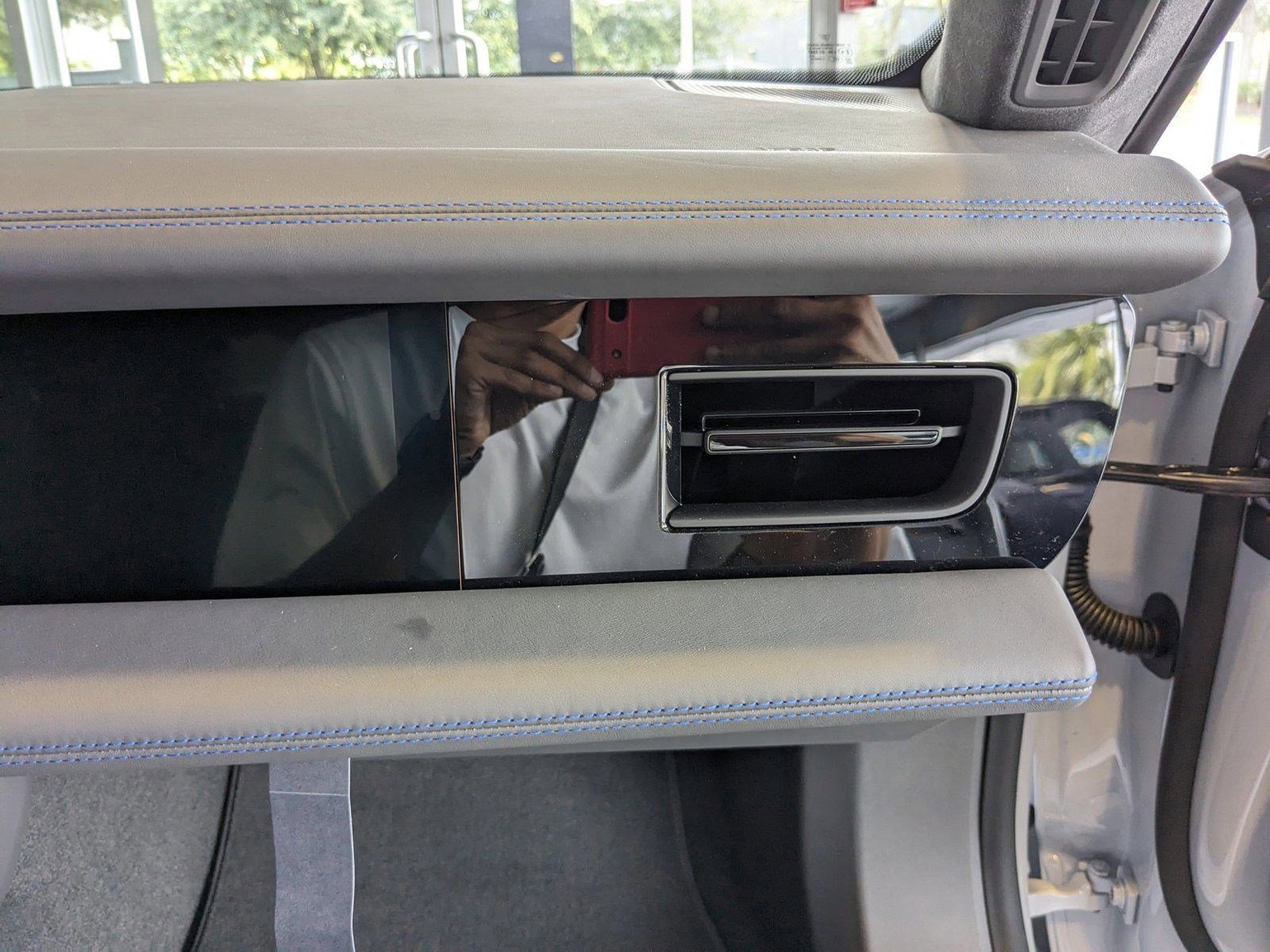 New 2023 Porsche Taycan GTS image 13