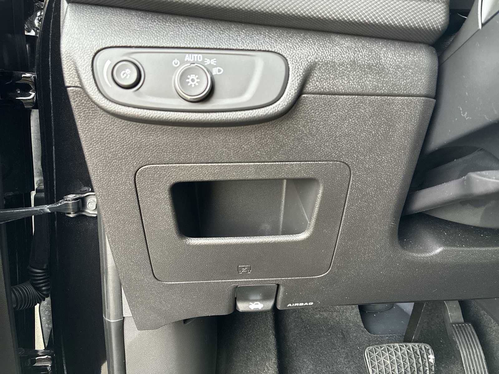 Used 2025 Chevrolet TrailBlazer RS w/ Convenience Package image 17