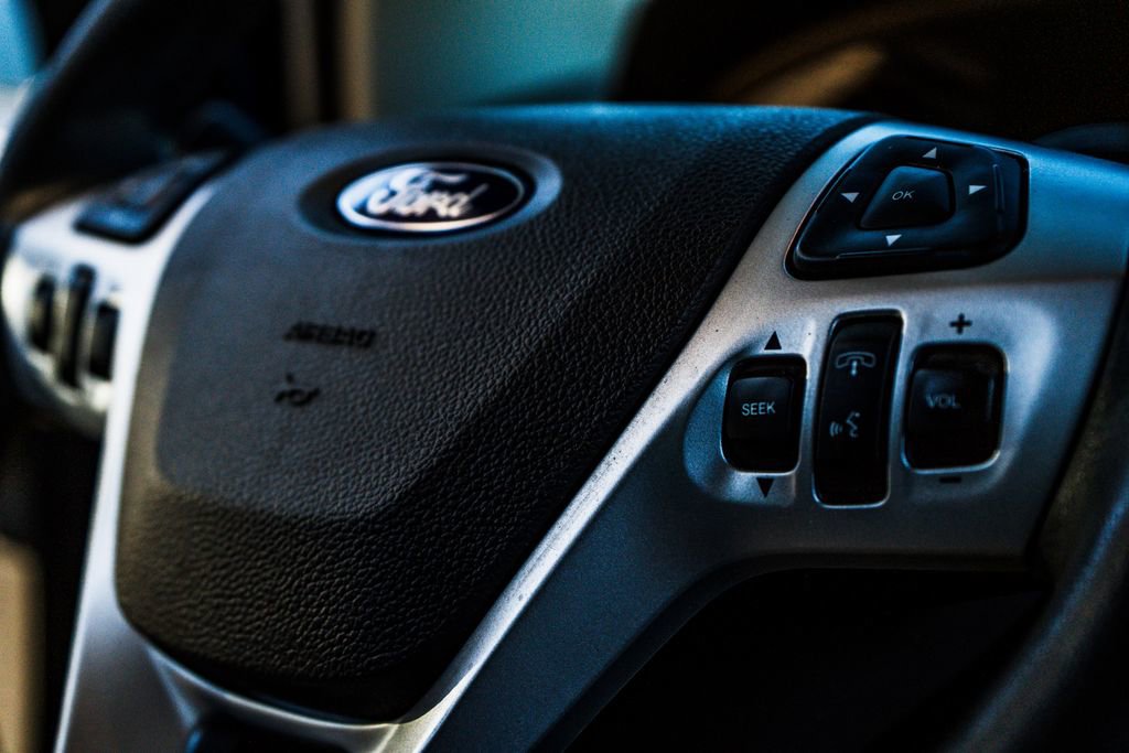 Used 2013 Ford Edge SEL FWD image 29