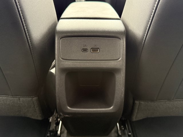 Used 2025 Chevrolet Trax LT FWD image 18