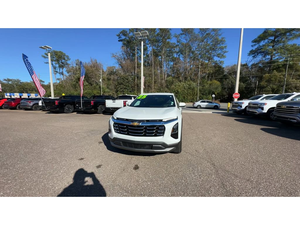 Used 2025 Chevrolet Equinox LT image 3