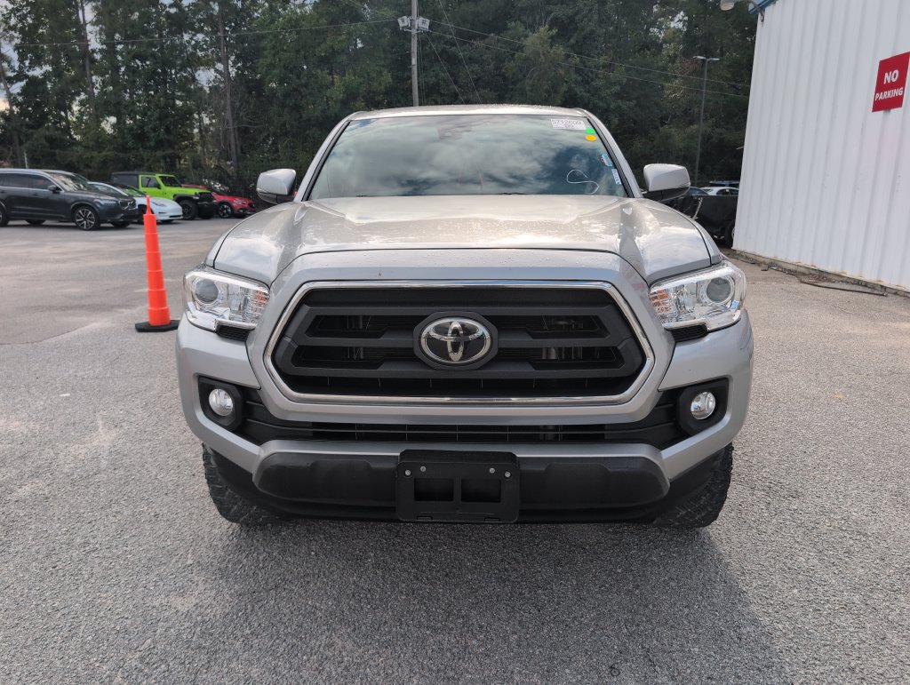 Used 2023 Toyota Tacoma SR5 w/ Technology Package AWD/4WD image 3
