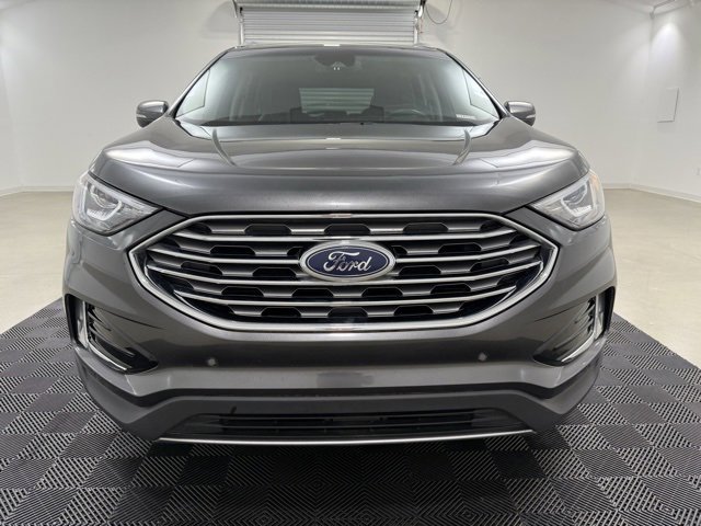 Used 2020 Ford Edge Titanium video 2