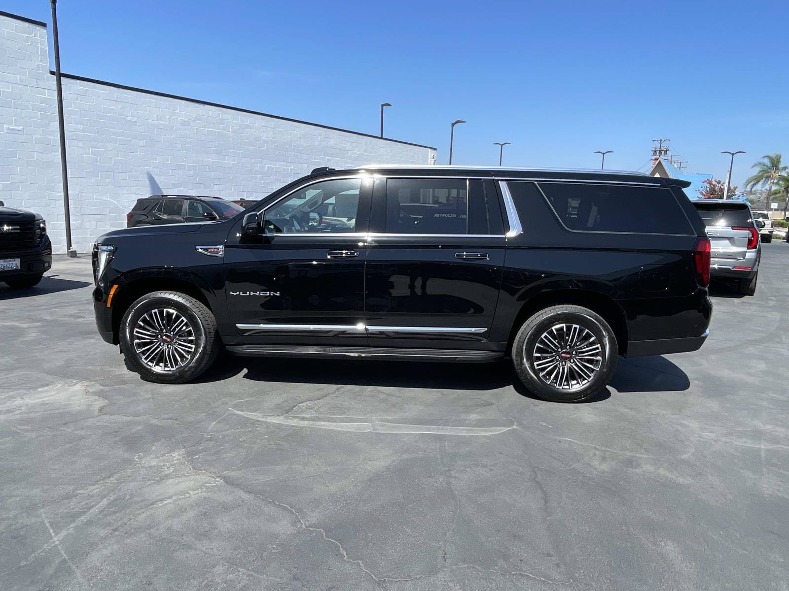 New 2026 GMC Yukon XL Elevation RWD image 6