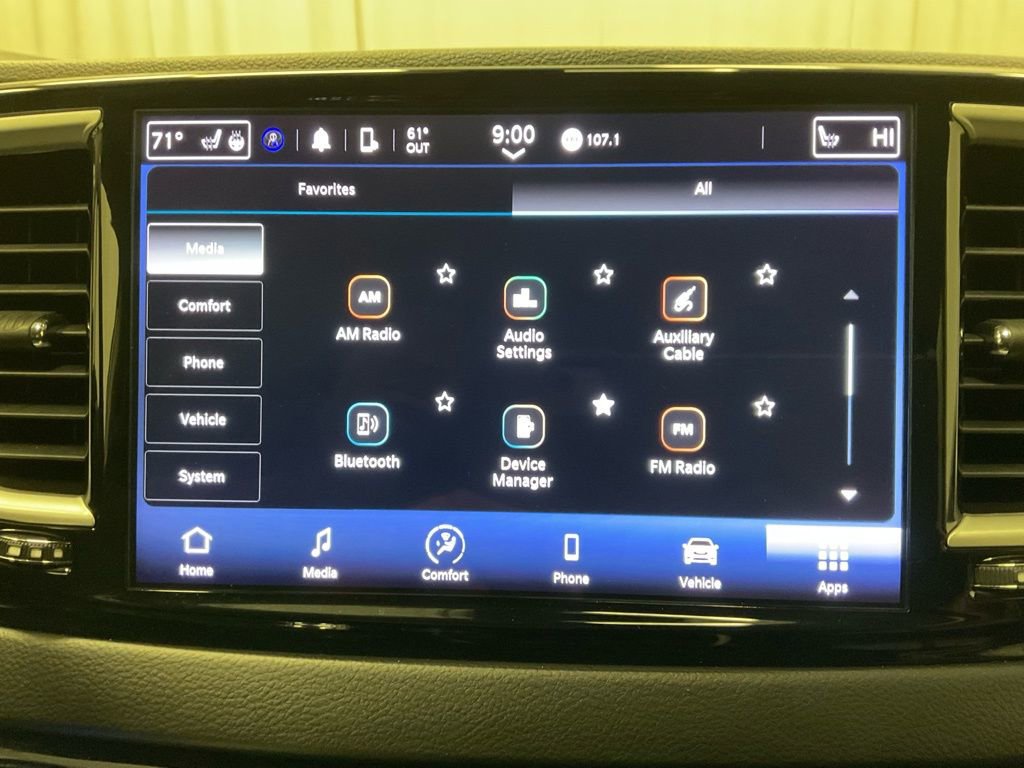 Used 2023 Chrysler Pacifica Touring-L image 18