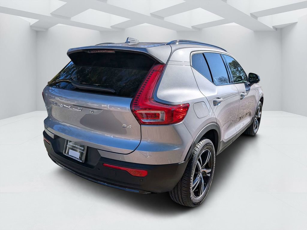 New 2026 Volvo XC40 B4 Core FWD video 3