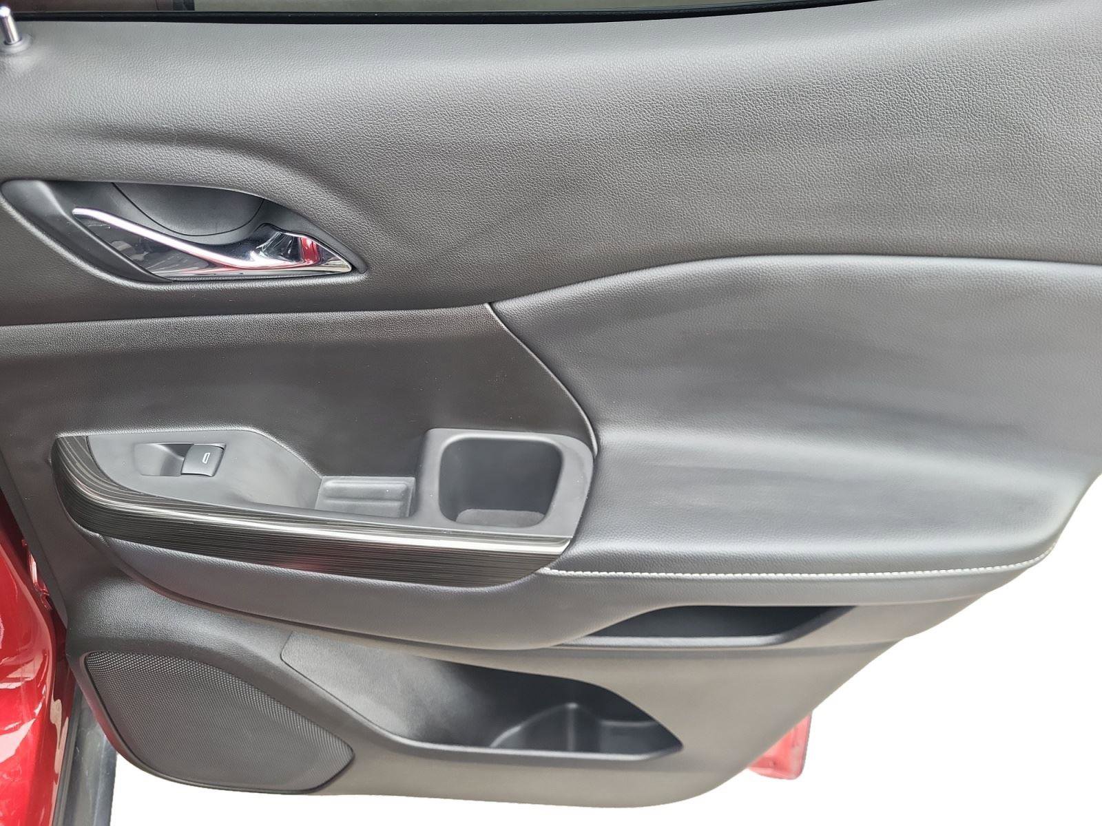 Used 2021 GMC Acadia SLT w/ Elevation Edition image 25