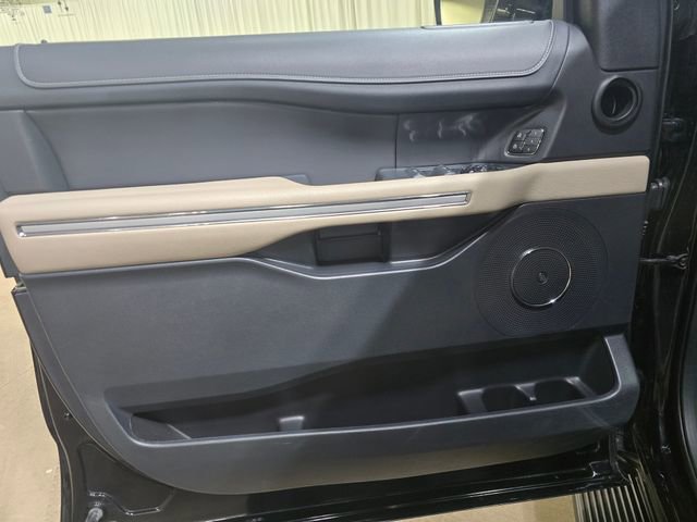 Used 2024 Ford Expedition Max Limited AWD/4WD image 17