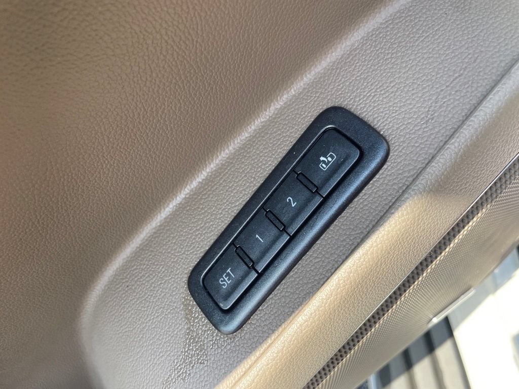 Used 2015 Chevrolet Suburban LTZ AWD/4WD image 11