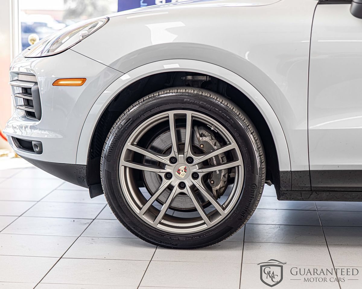Used 2023 Porsche Cayenne w/ Premium Package AWD/4WD image 7